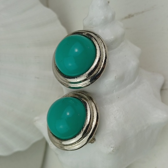 ♥️Bundle Only♥️ Vintage Silver and Turquoise Blue Grean Clipon Earrings - Picture 4 of 7